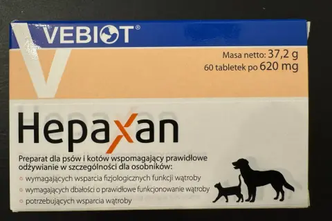 Opakowanie preparatu Hepaxan dla psów i kotów, wspierającego wątrobę. Zawiera 60 tabletek.